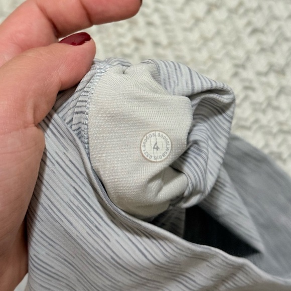 Lululemon Wunder Under High-Rise Crop 23" *Full-On Luxtreme Leggings - Picture 8 of 10